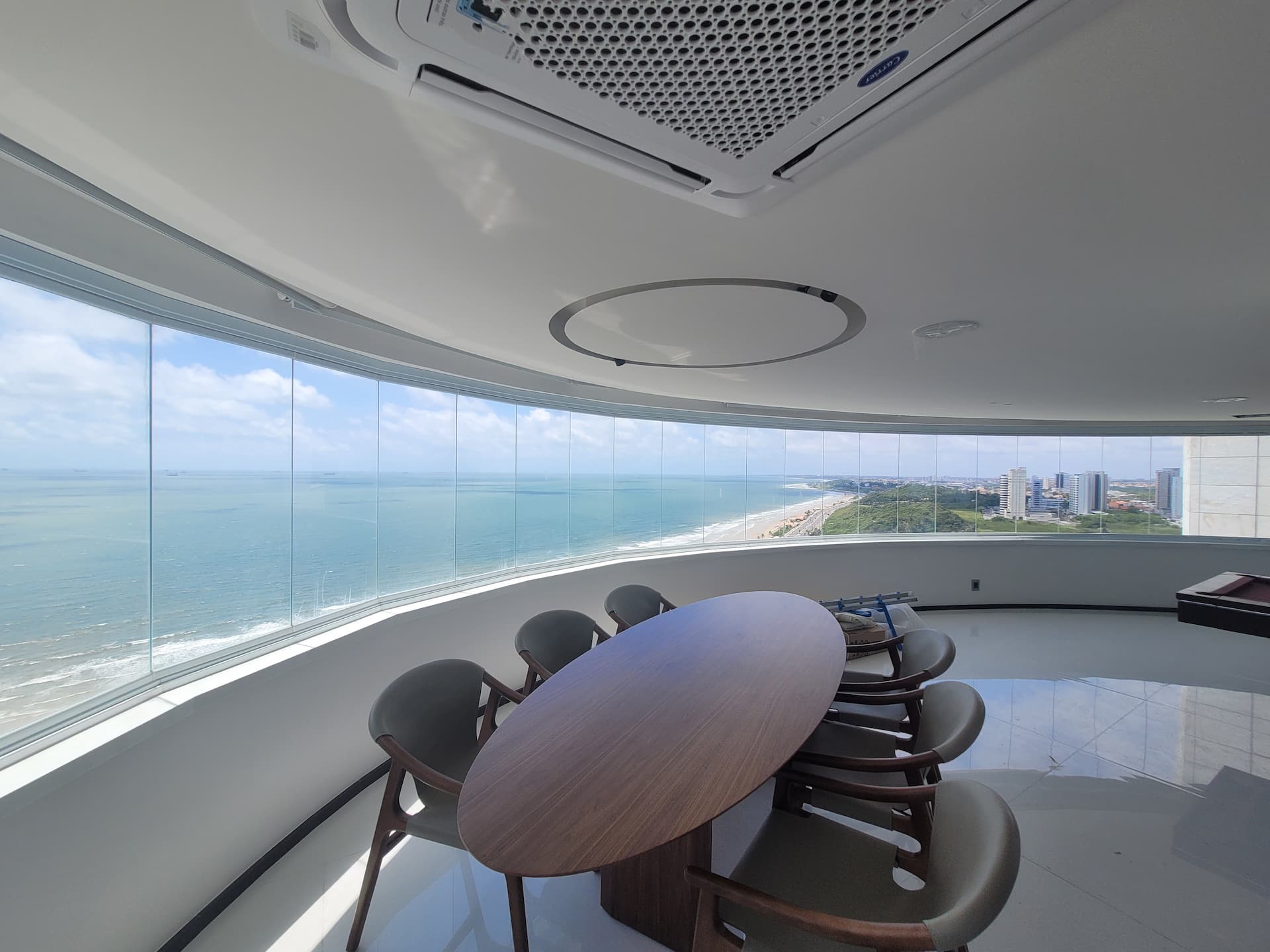 Sacada Top Glass Premium — vista panorâmica para o mar